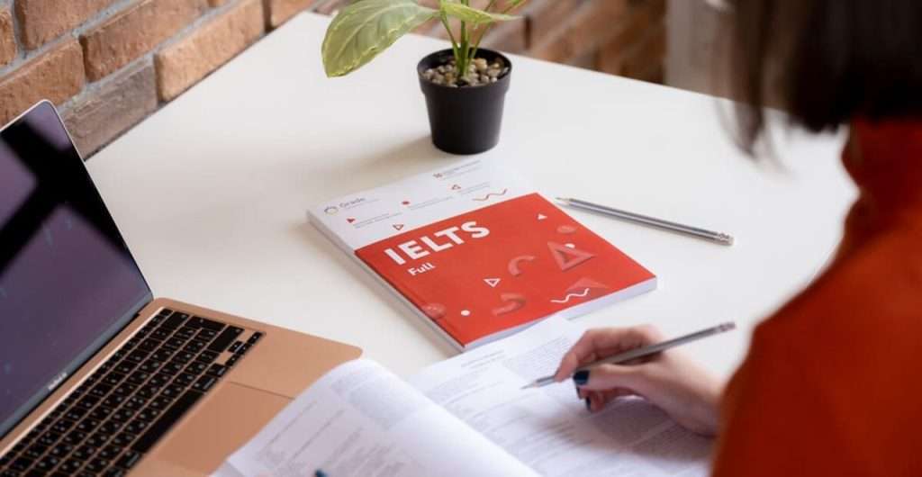 hoc-ielts-writing-task-2-1024x530