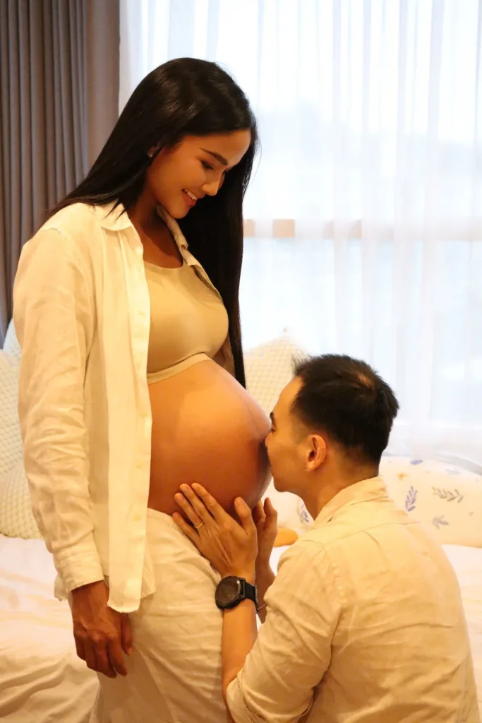 Hoa hậu H'Hen Niê chia sẻ những bức ảnh ở giai đoạn cuối thai kỳ