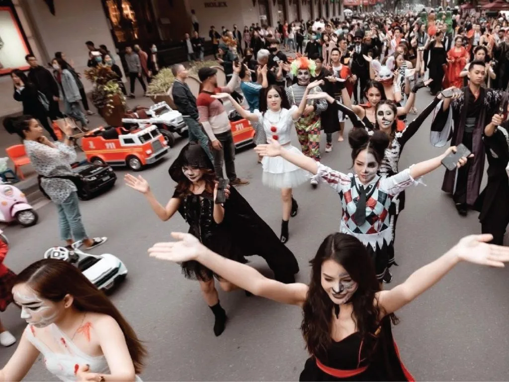 Không khí Halloween tại phố đi bộ