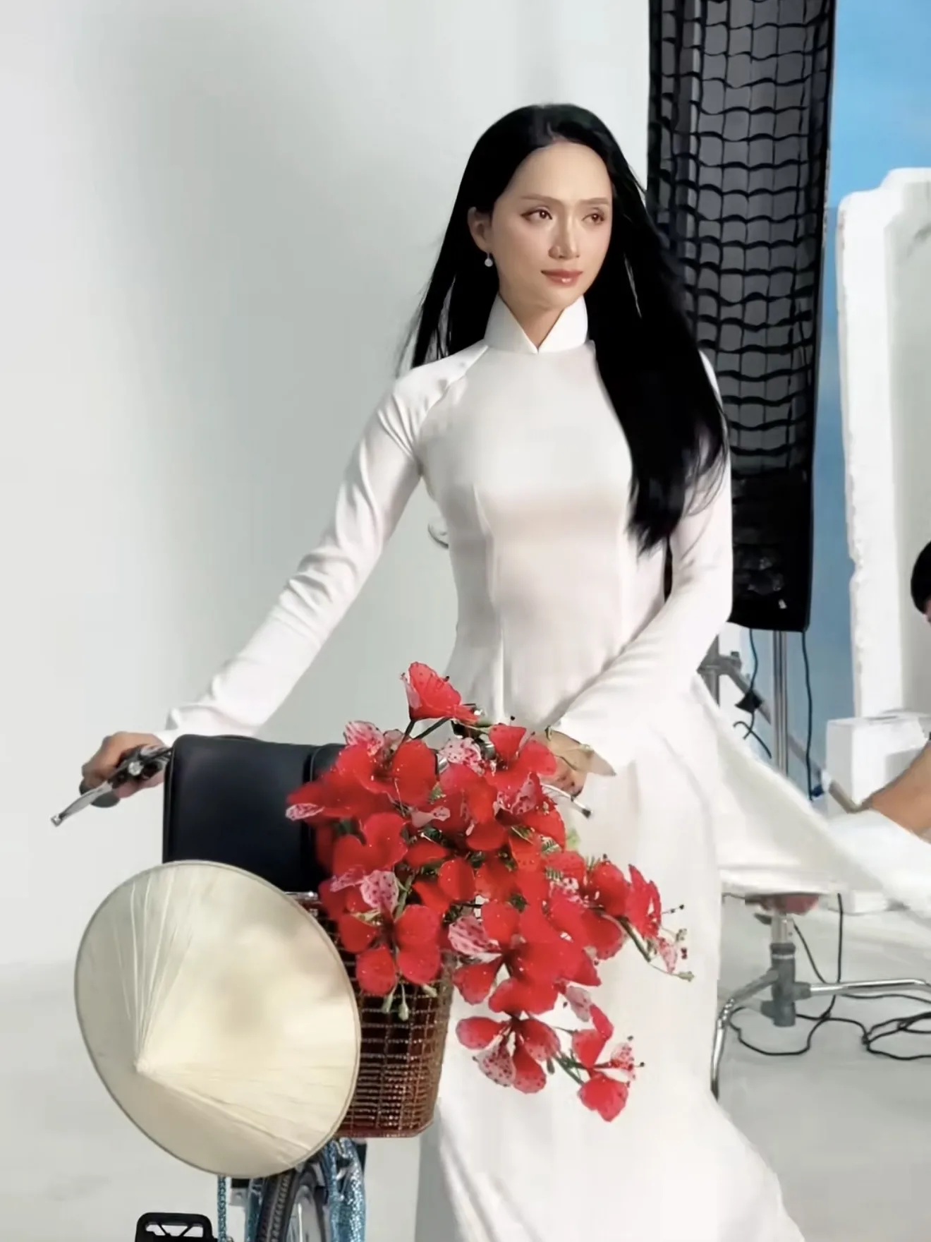 Hy vọng Hương Giang sẽ tự tin, tỏa sáng trên sân khấu Miss Universe chiều nay 13h tại Bangkok Thailand