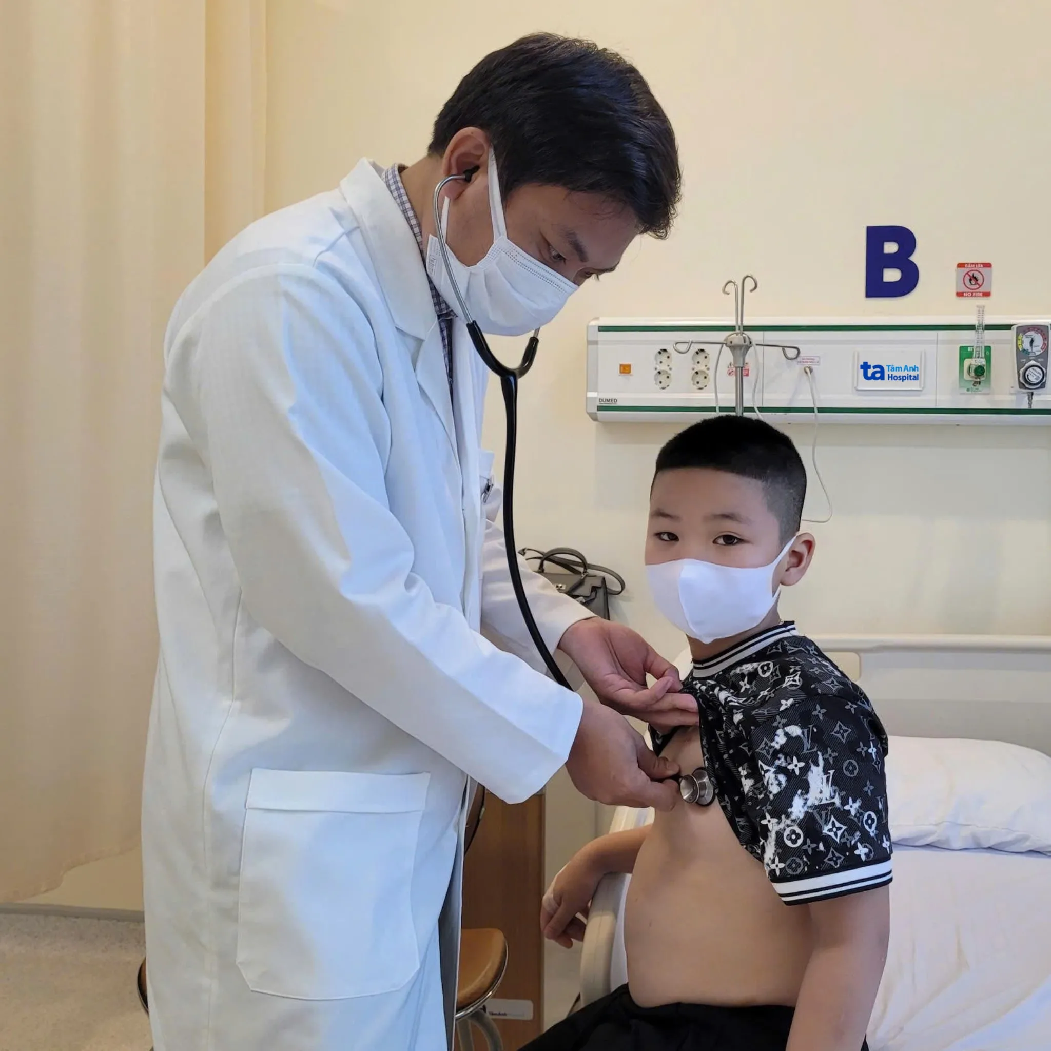 Bệnh nhân được thăm khám